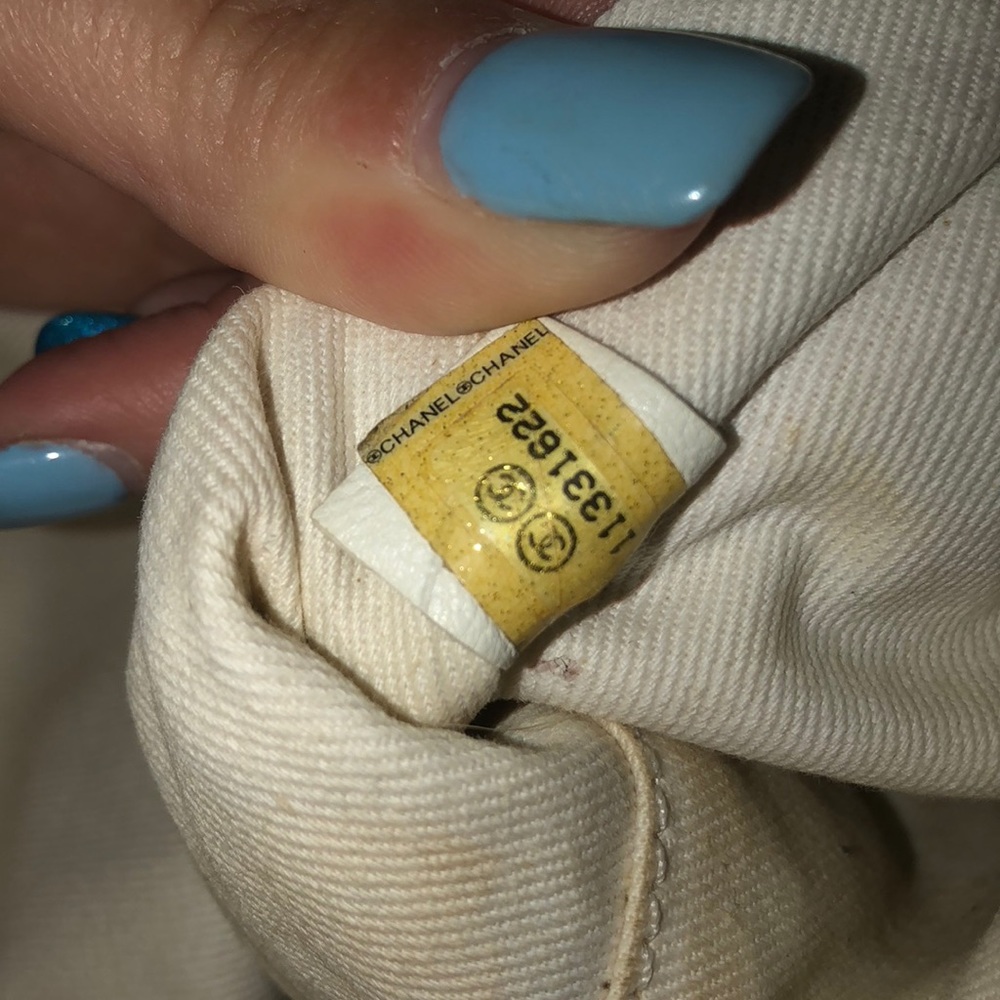 Chanel RARE illusions XL tote⭐️priced to sell!⭐️ - Picture 6 of 8